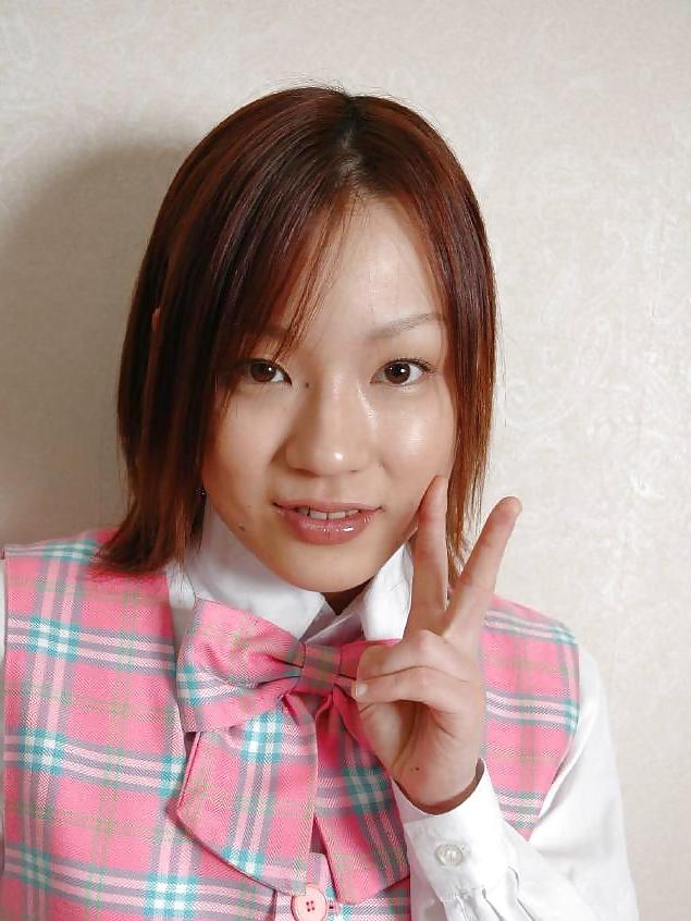 15P J15 Japanese teen shows her pussy 2