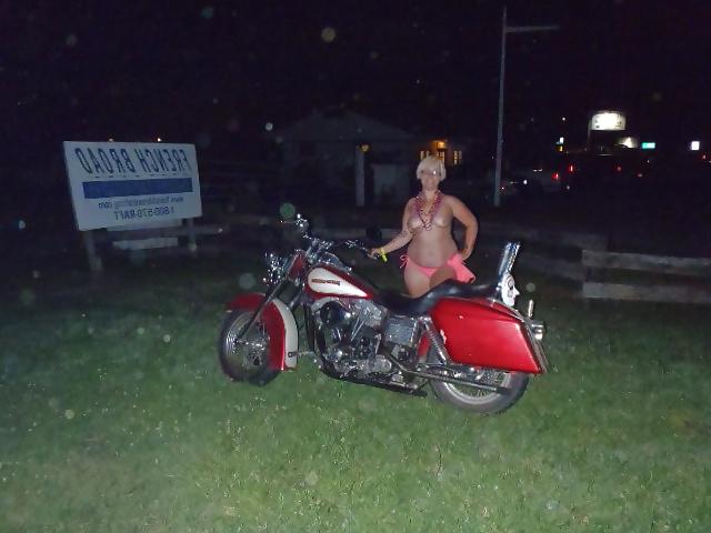 7P Apple with our Shovelhead and biker friends