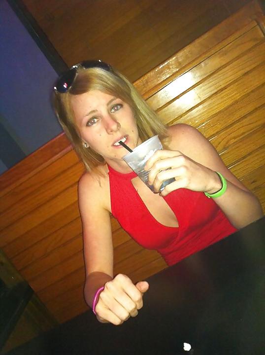 25P Tribut her.  Cover her face in cum!!!