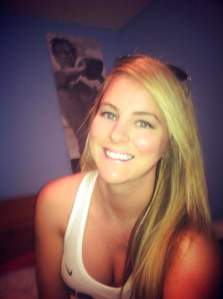 25P Tribut her.  Cover her face in cum!!!