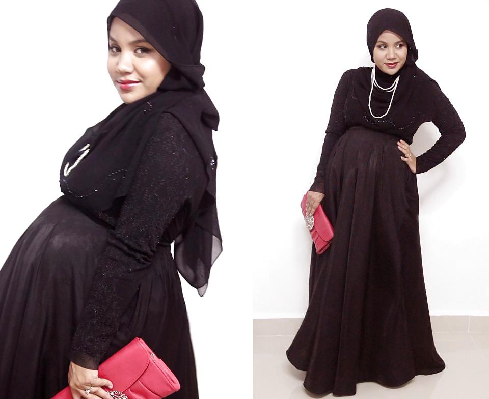25P Malay Hijab Pregnant