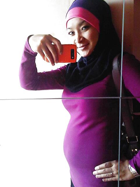 25P Malay Hijab Pregnant