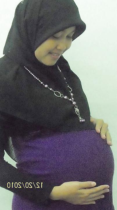 25P Malay Hijab Pregnant