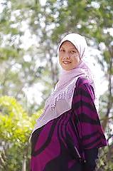 25P Malay Hijab Pregnant