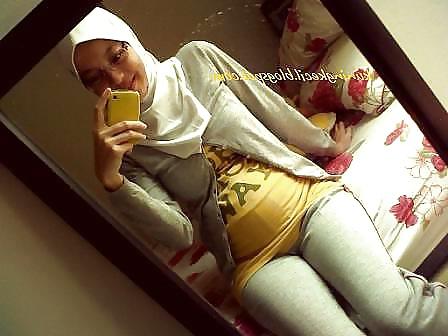 25P Malay Hijab Pregnant