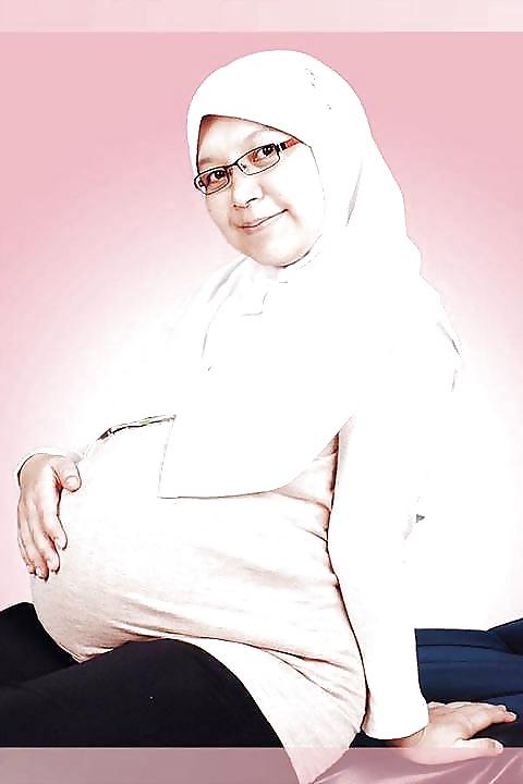 25P Malay Hijab Pregnant