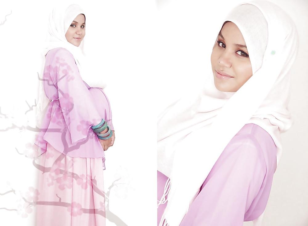 25P Malay Hijab Pregnant