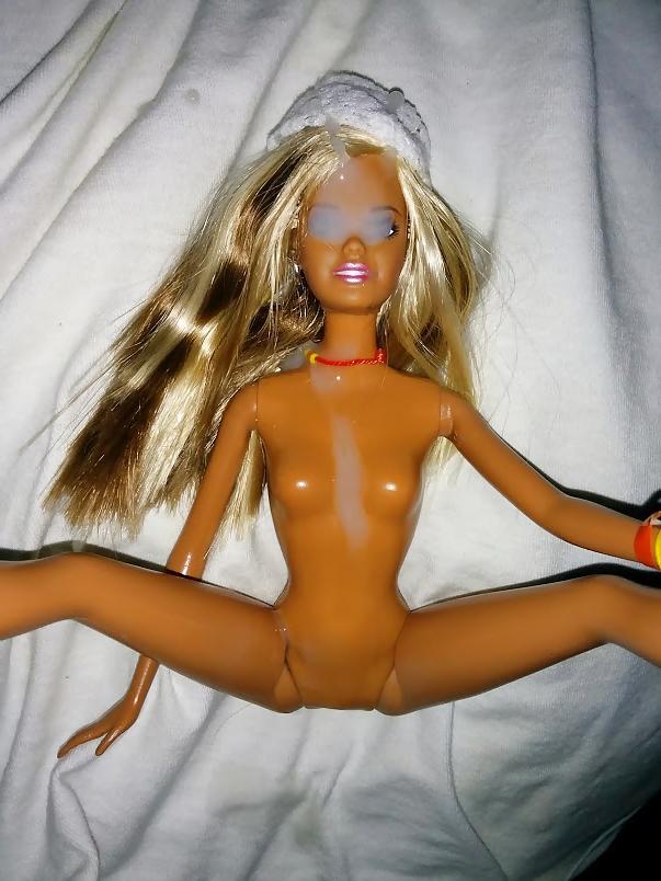 19P Cum on Barbie