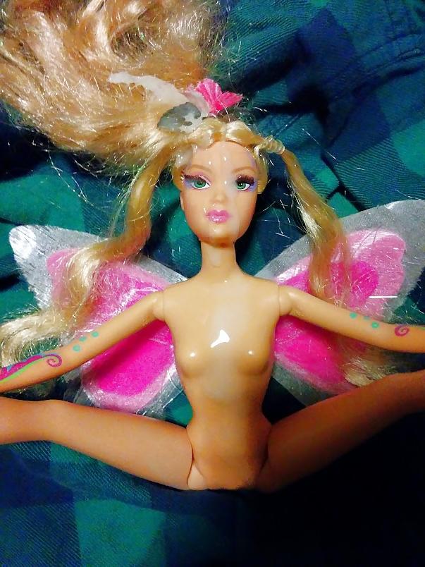 19P Cum on Barbie