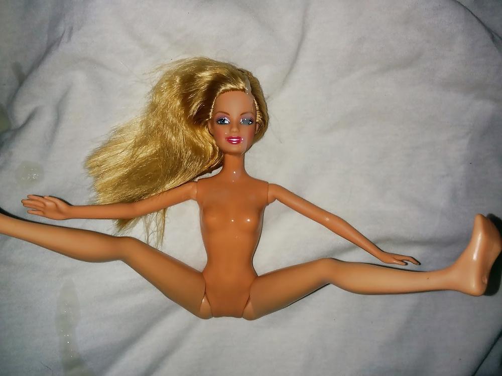 19P Cum on Barbie