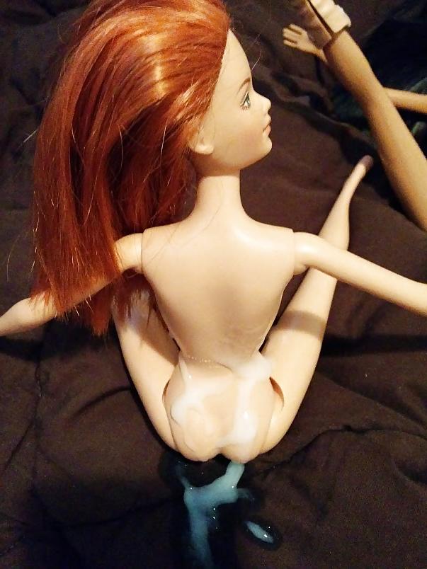 19P Cum on Barbie