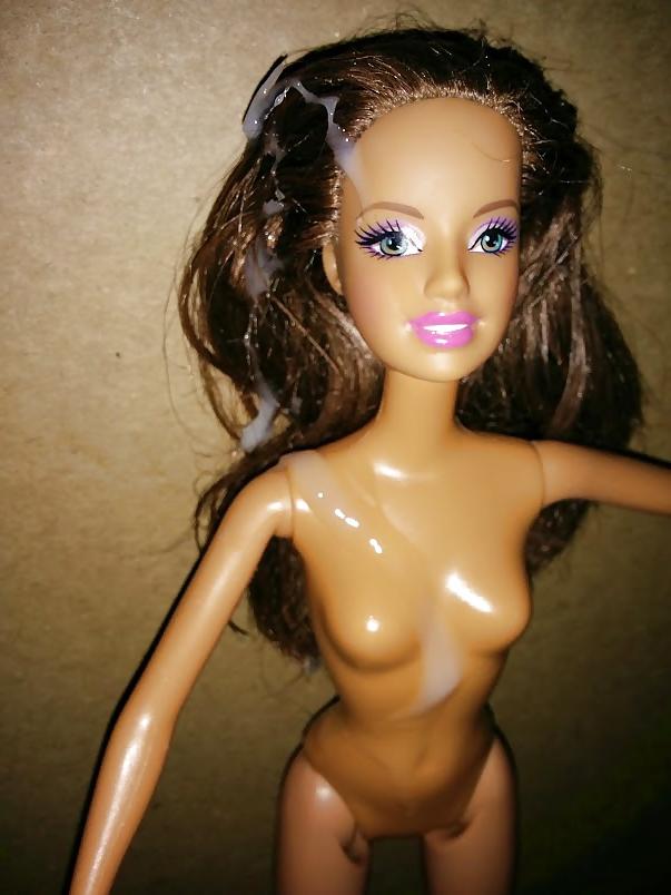 19P Cum on Barbie