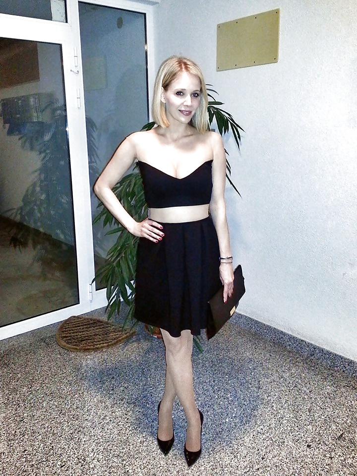 14P Very sexy milf in heels