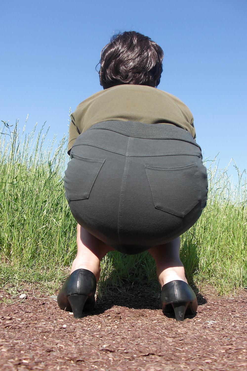 20P Outdoor flashing of CD Mayumi in Japanese field 