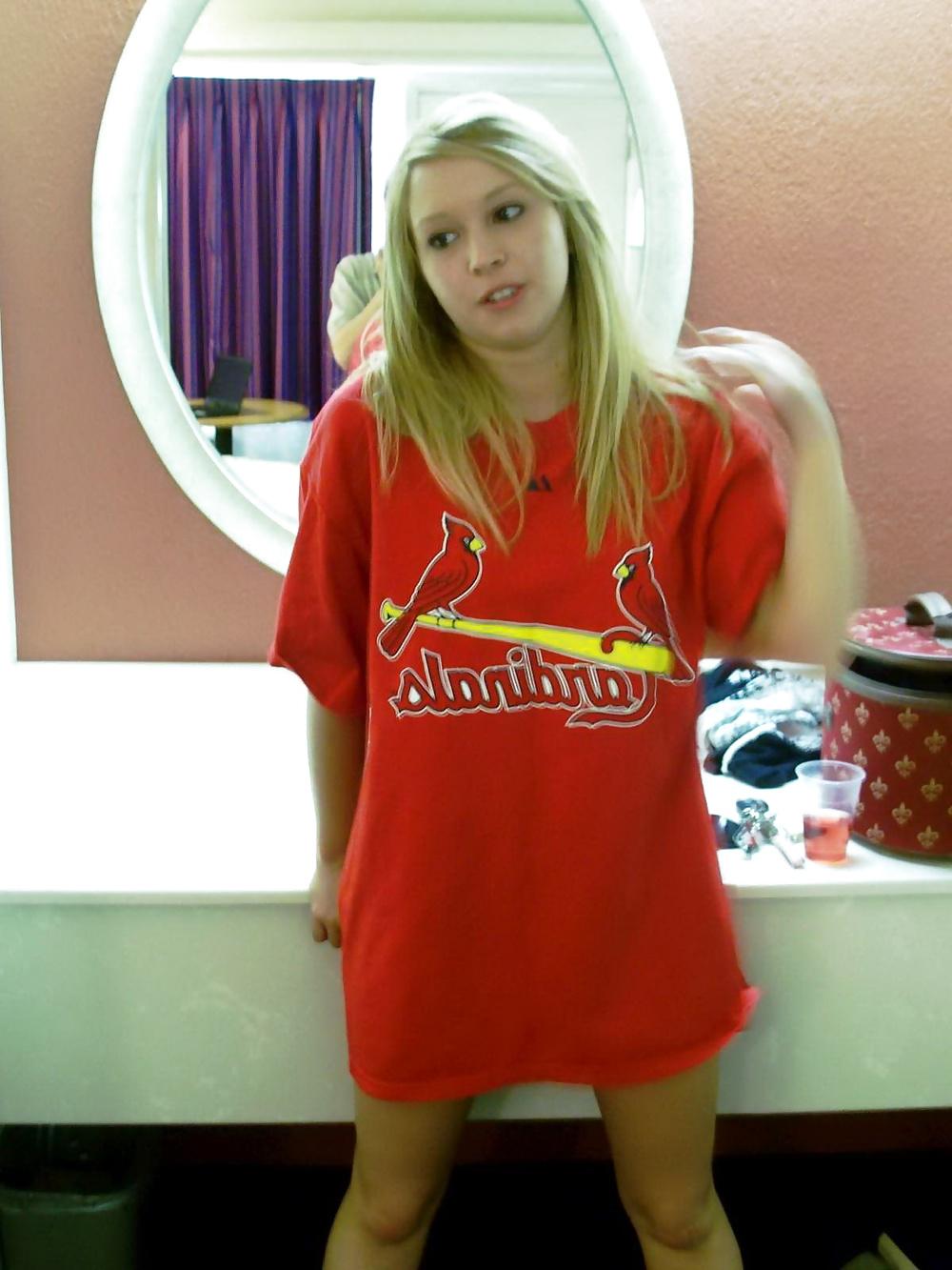 25P Sexy Teen In Hotel Room
