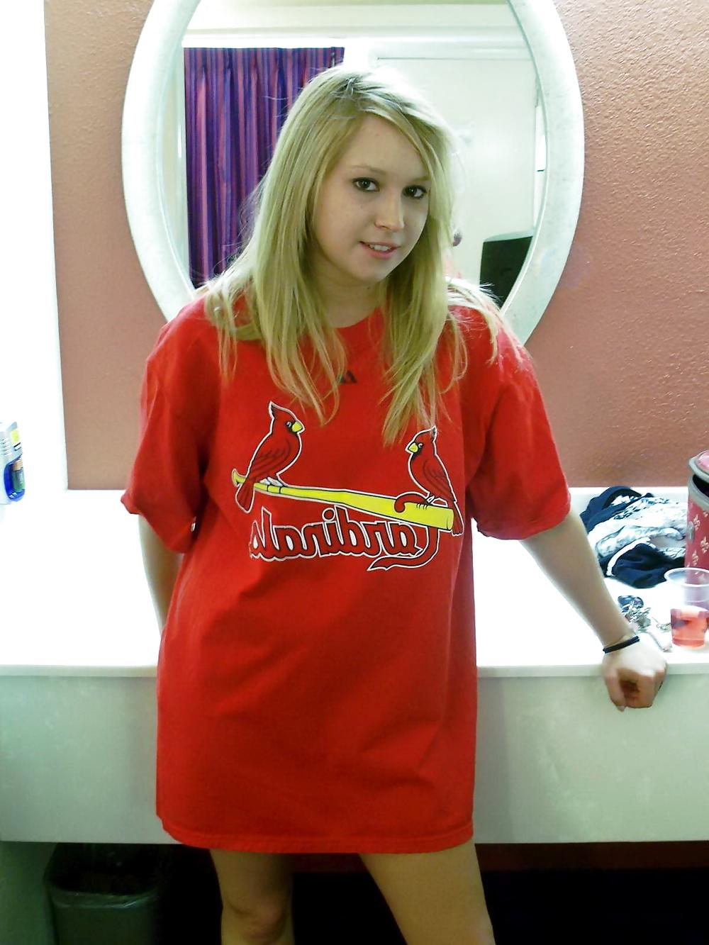 25P Sexy Teen In Hotel Room