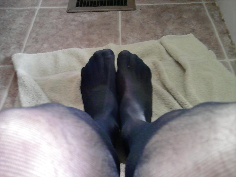 12P Nylon foot tease