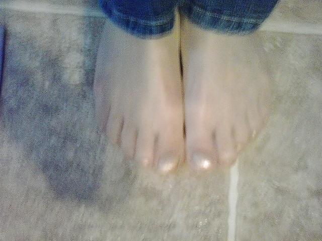 12P Nylon foot tease