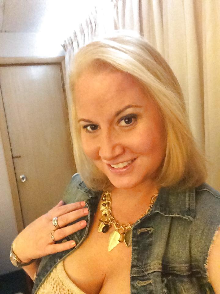 17P Wrestling milfs