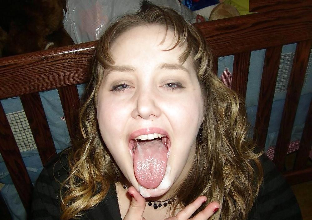25P Tongue Out Taking Cumshot