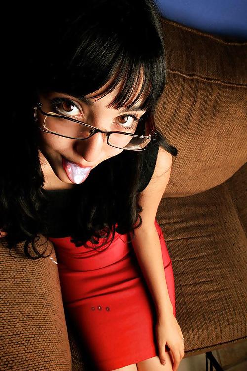 25P Tongue Out Taking Cumshot