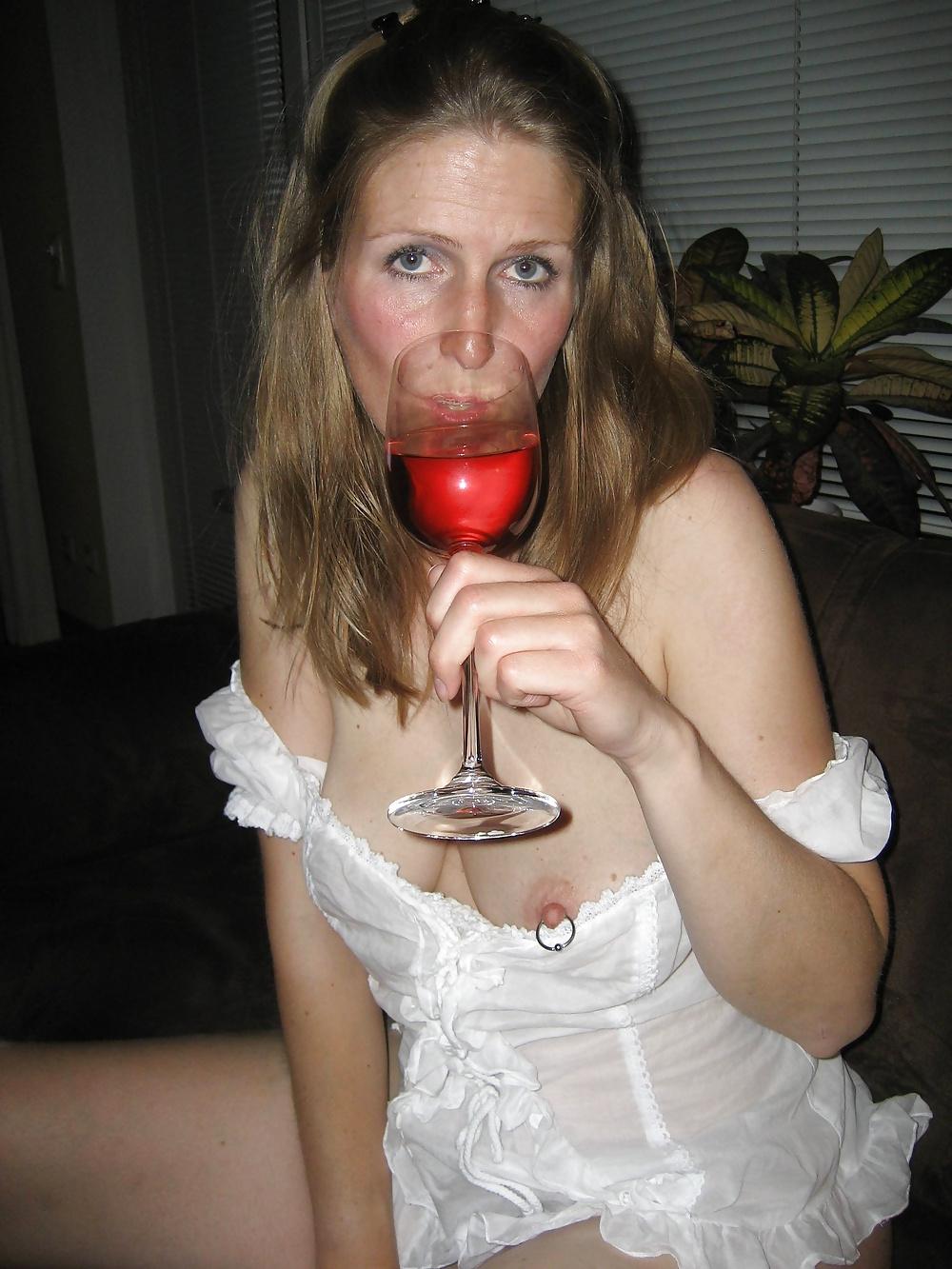 25P MILF shows us her braces