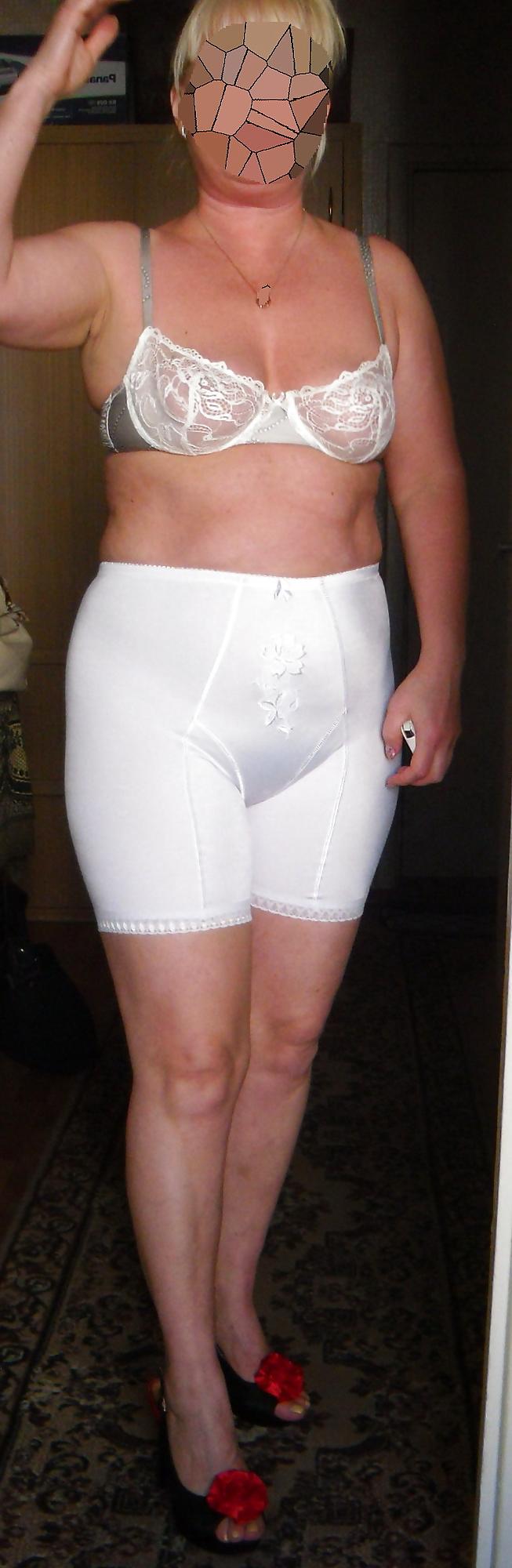 25P Pushuna's white longleg panty girdle