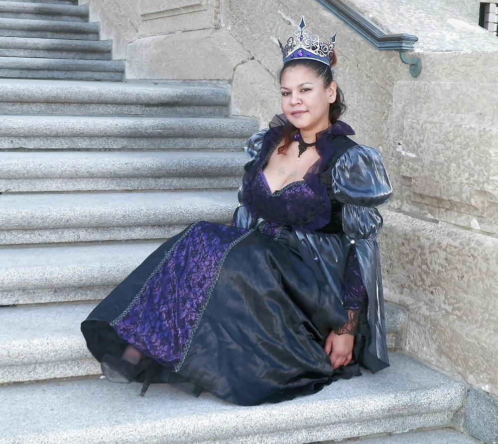 25P Not a Princess, A Queen!