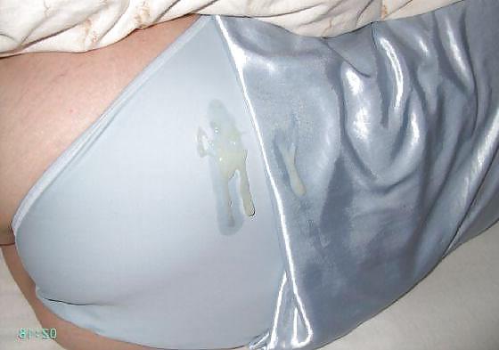 10P Cum on Panties 040