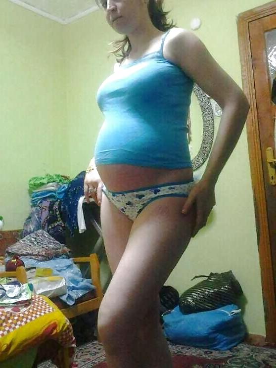 25P Hamile turk kizi - turkish pregnant girl