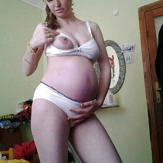 25P Hamile turk kizi - turkish pregnant girl