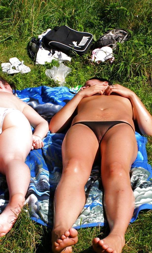 25P Private Pics - Summer at the lake - two young Teengirls