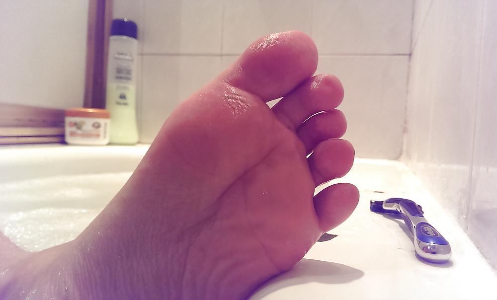 12P Sissyboy in der Badewanne