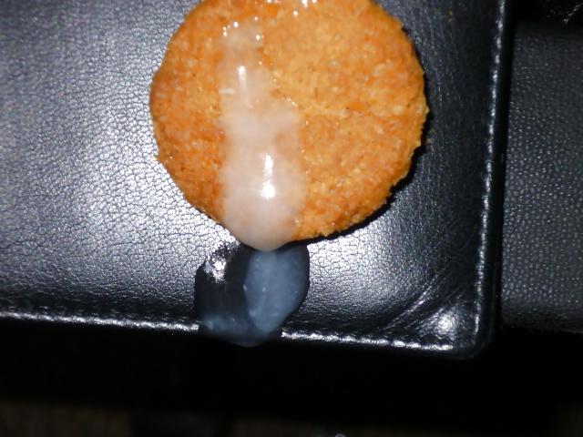 17P Cum on cookie