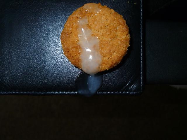 17P Cum on cookie