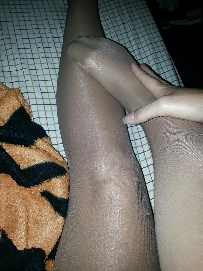 10P Pantyhose MILF