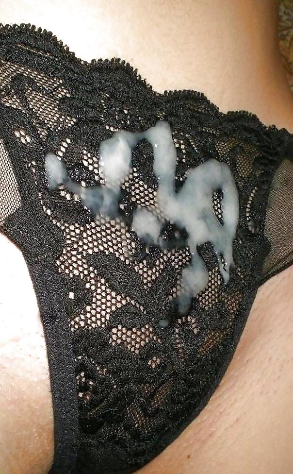 25P Cum On Her Pretty Panties