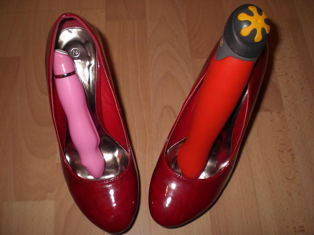20P Cum on red heels