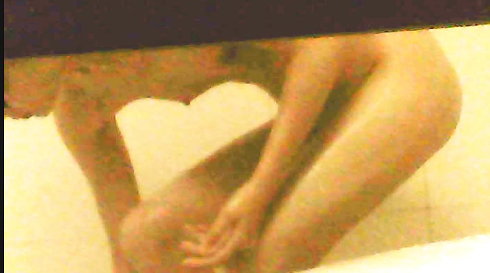 24P My 19 year-old-virgin Girlfriend is Showering