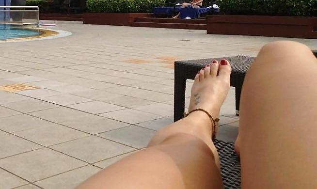 25P FEET PRETTY FEET TO CUM
