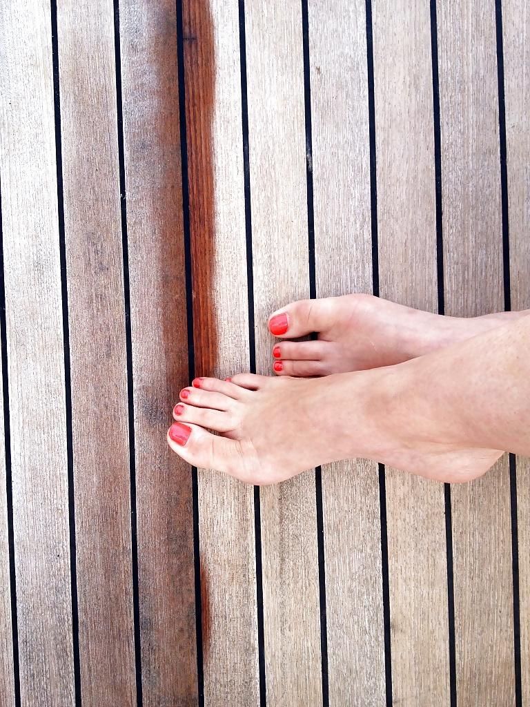 25P FEET PRETTY FEET TO CUM