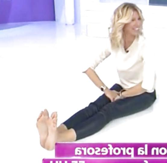 25P FEET PRETTY FEET TO CUM