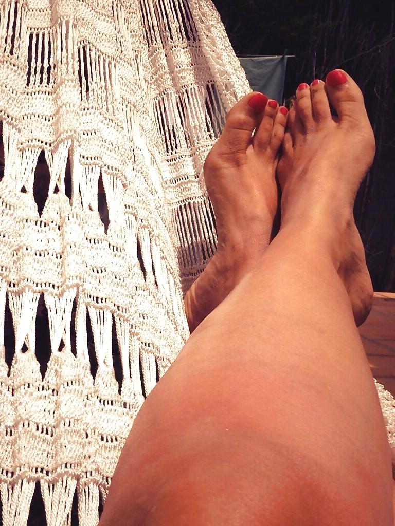 25P FEET PRETTY FEET TO CUM