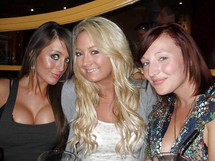 25P Big fake tits ugly faced chav slut lisa
