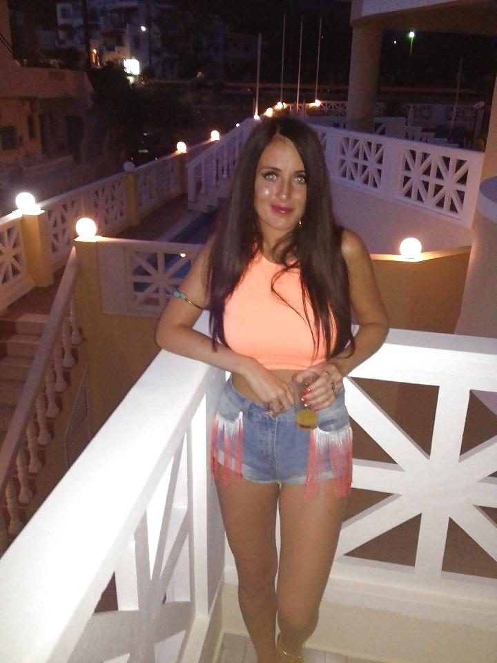 25P Big fake tits ugly faced chav slut lisa