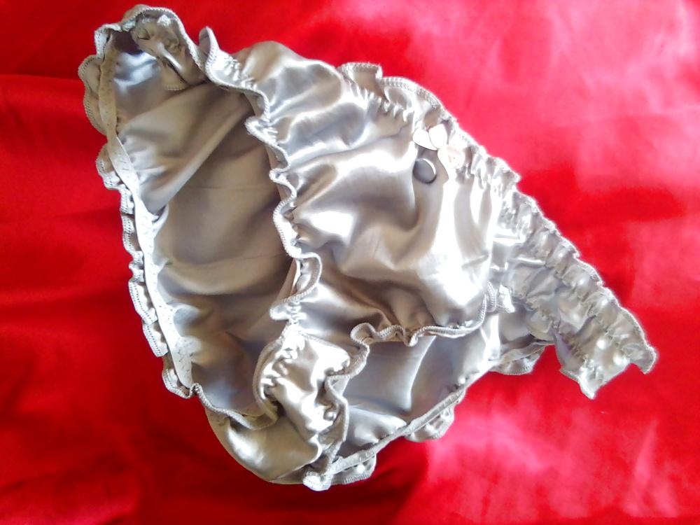 20P Girlfriend fresh panties