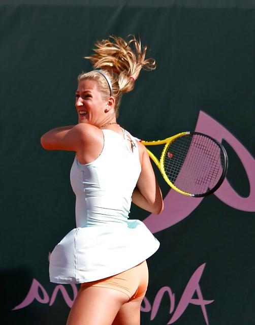 17P Hot Tennis Babes 1