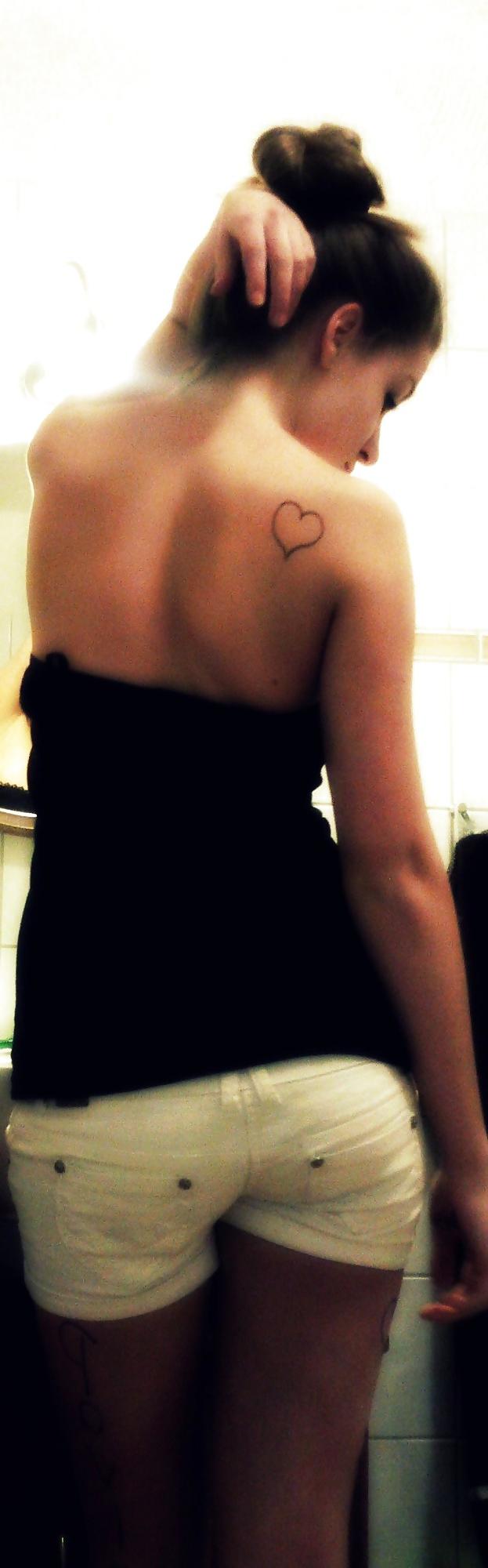 24P Ich  .. bitte besamen und posten.. cum on me 