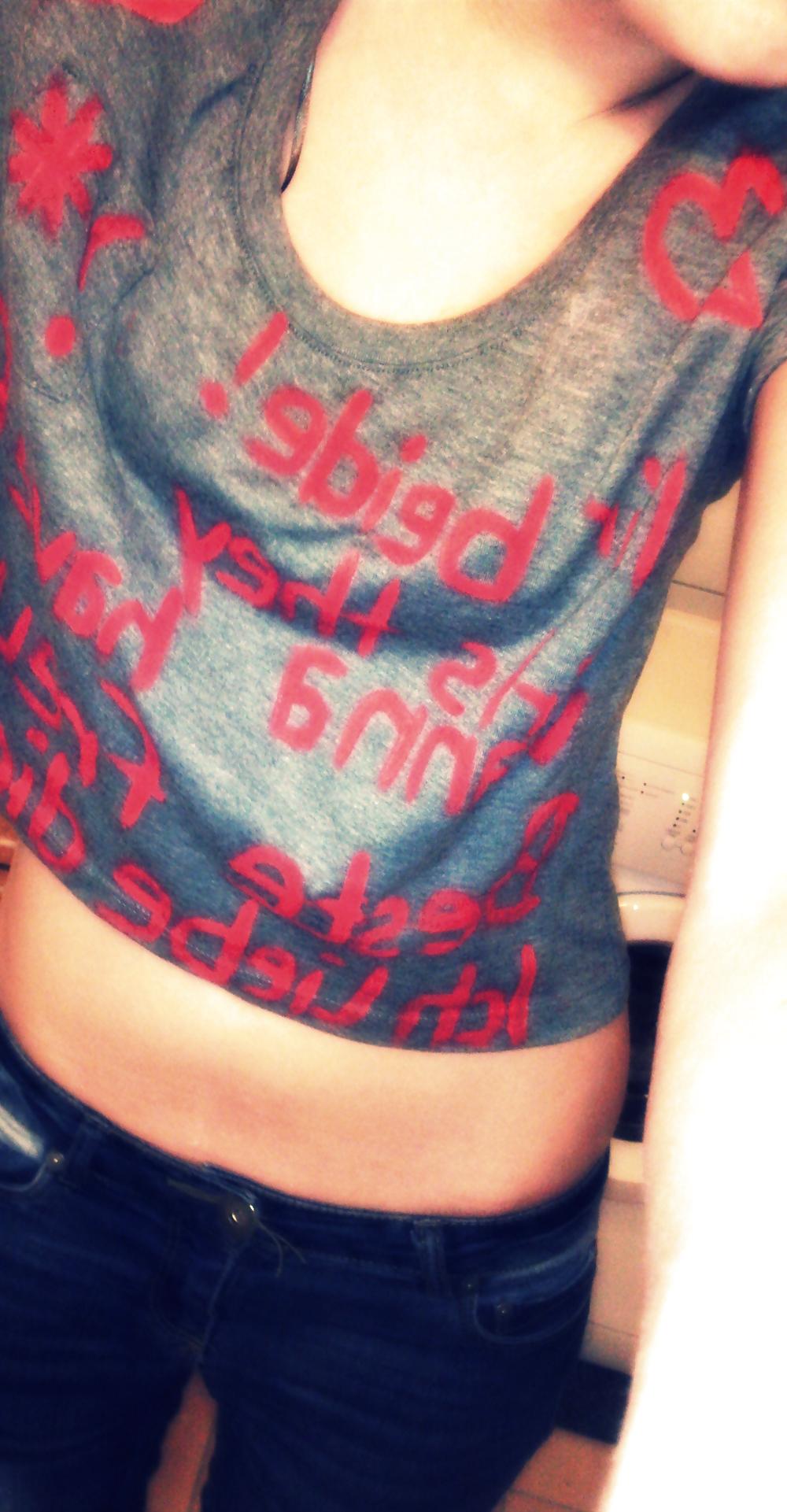 24P Ich  .. bitte besamen und posten.. cum on me 