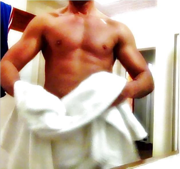 25P Gym Locker Room (Thonging, Semi Hard, Cockring)